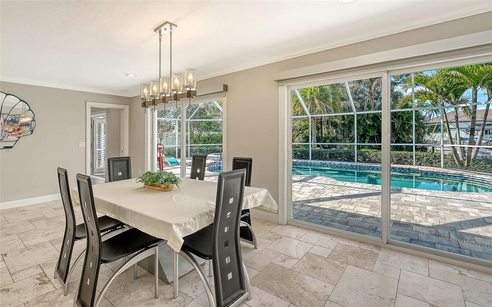 121 Holly, Sarasota, FL 34243