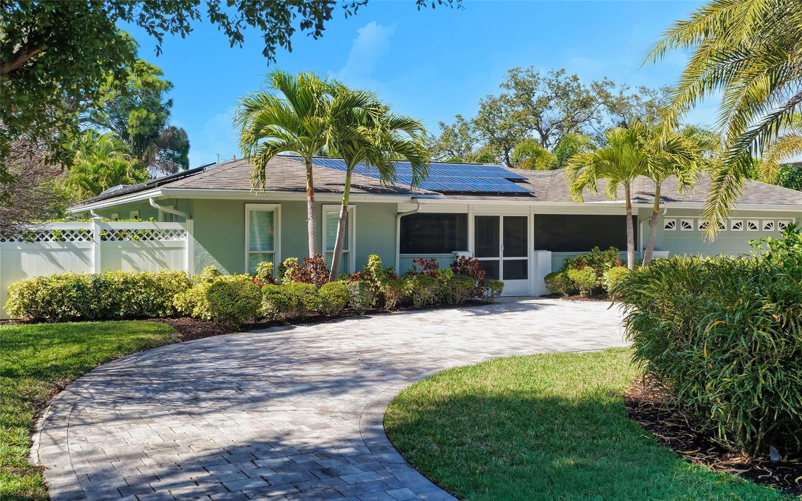 121 Holly, Sarasota, FL 34243