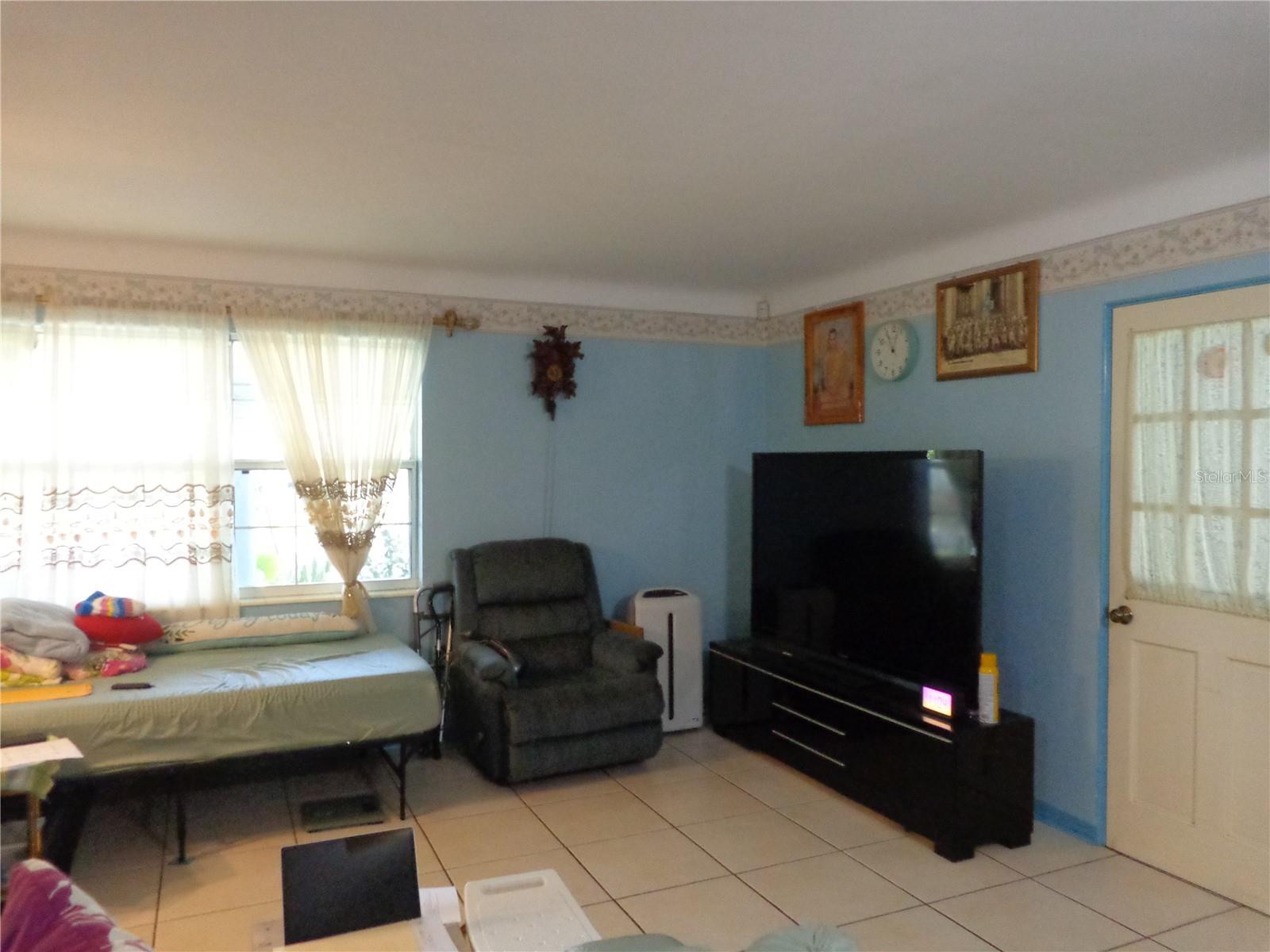 6165 26th, St Petersburg, FL 33710