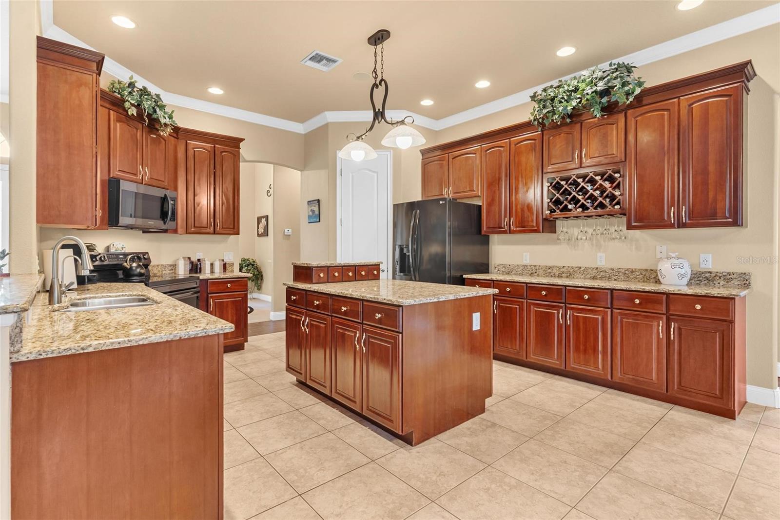 6053 Spinnaker, Lady Lake, FL 32159