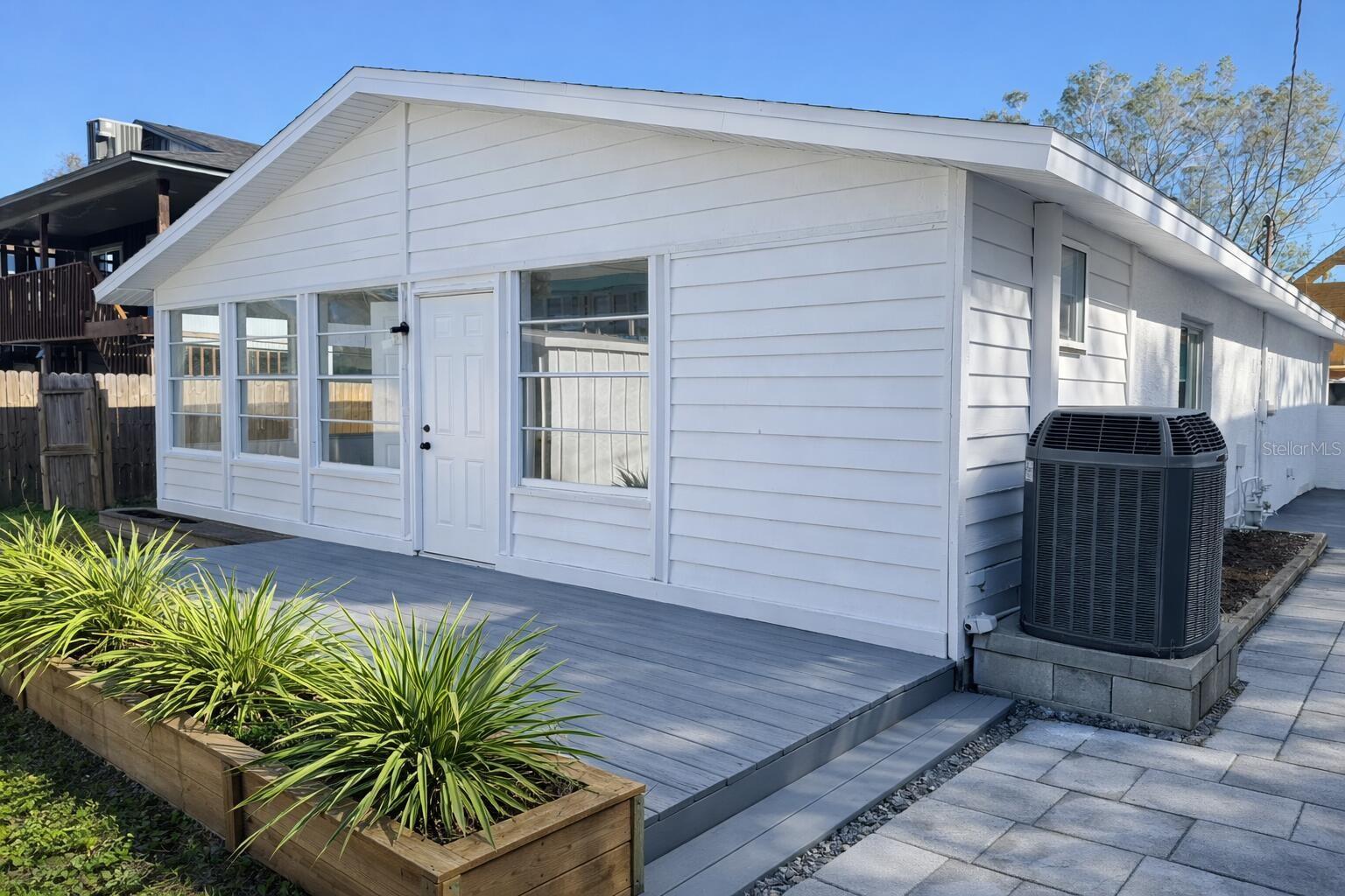 1827 Montana, St Petersburg, FL 33703
