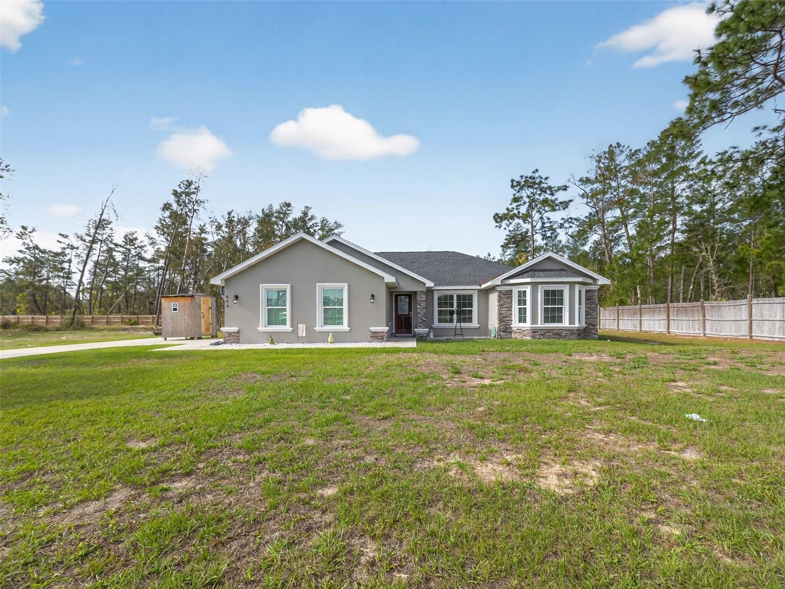 854 Fisher, Ocklawaha, FL 32179