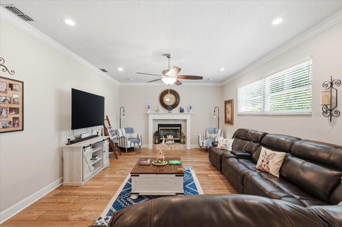 2000 Lake Ariana, Auburndale, FL 33823