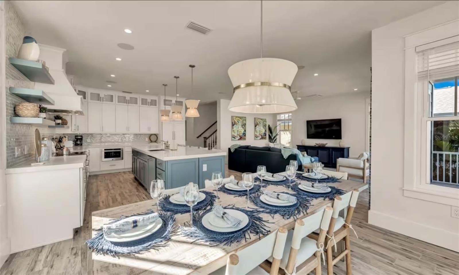 2210 Avenue A, Bradenton Beach, FL 34217