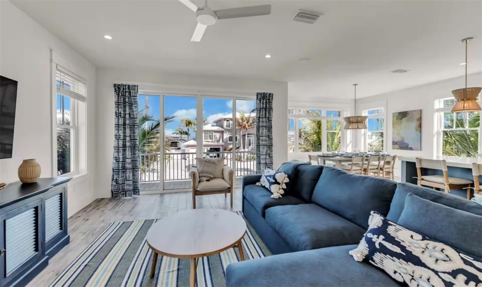 2210 Avenue A, Bradenton Beach, FL 34217