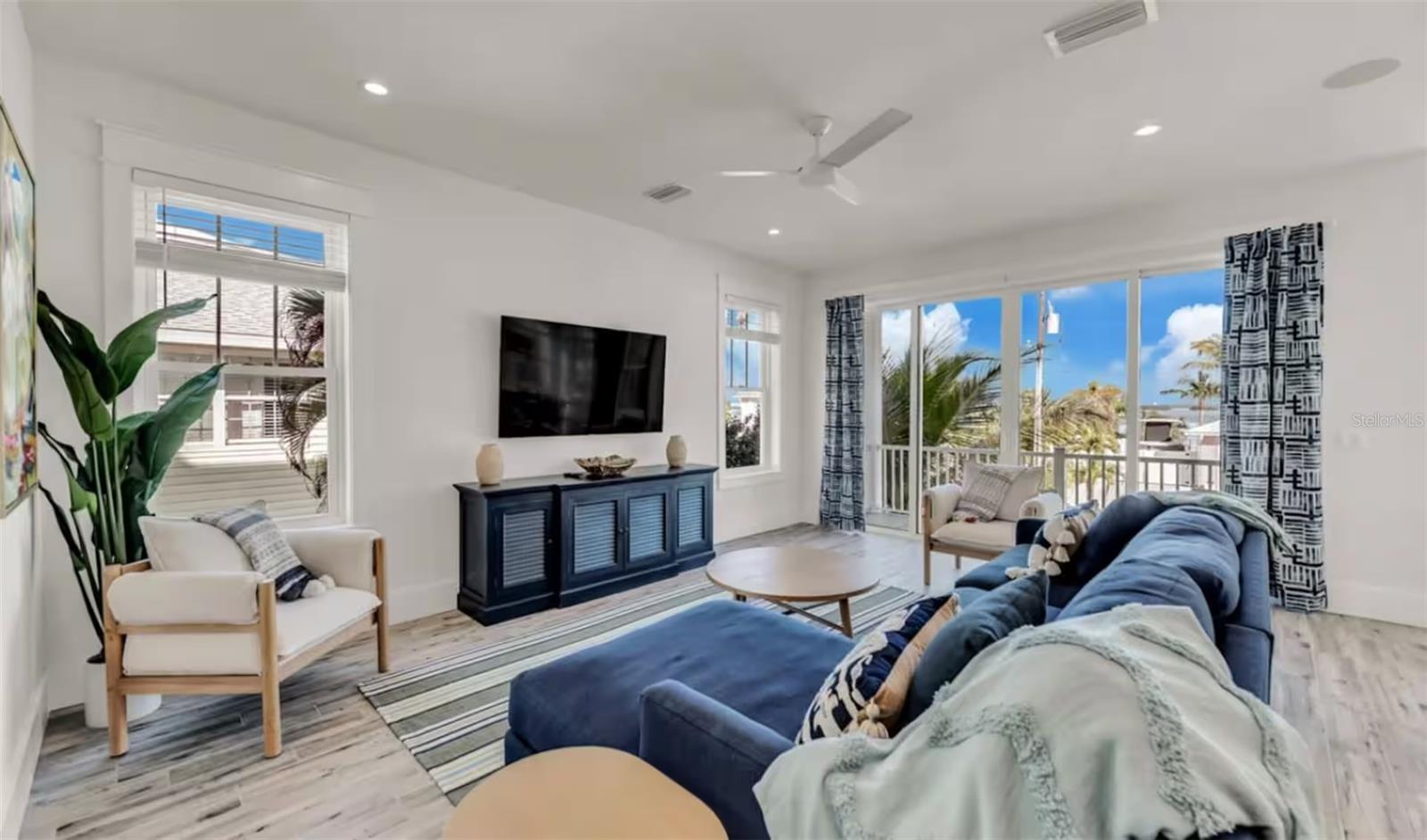 2210 Avenue A, Bradenton Beach, FL 34217