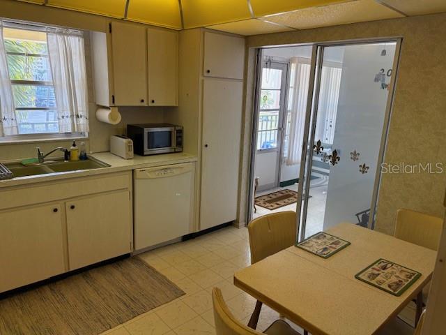 4700 Cove Unit 203, St Petersburg, FL 33708