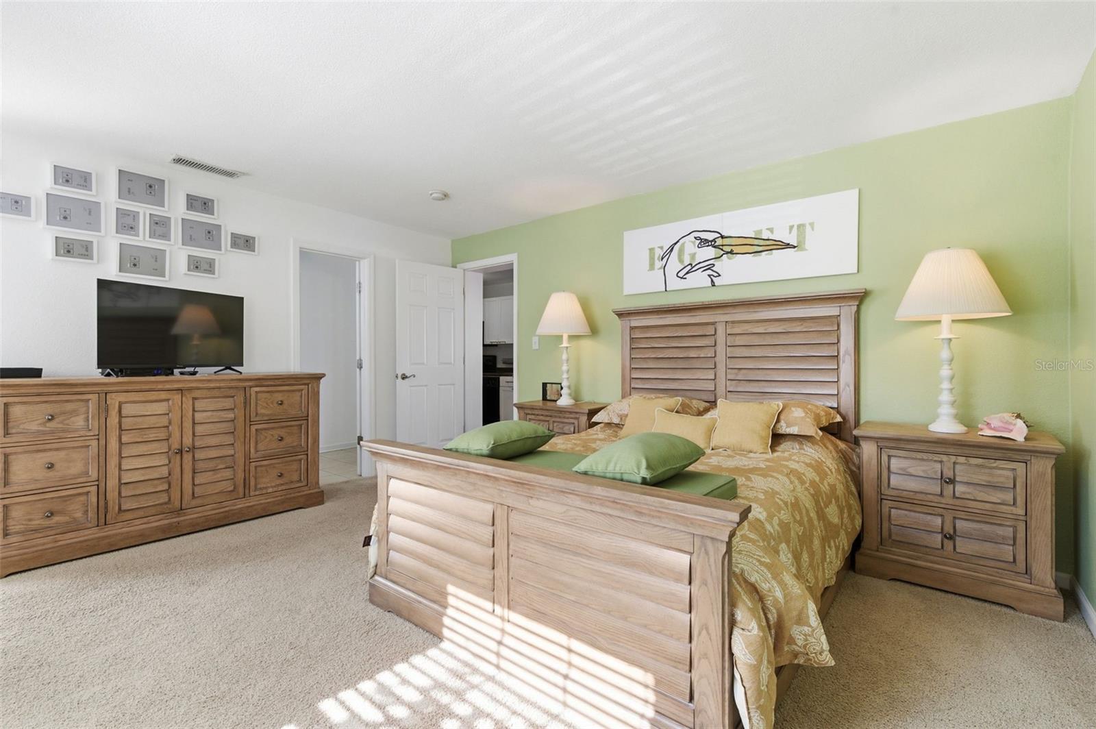 5005 Coquina Key Unit E, St Petersburg, FL 33705