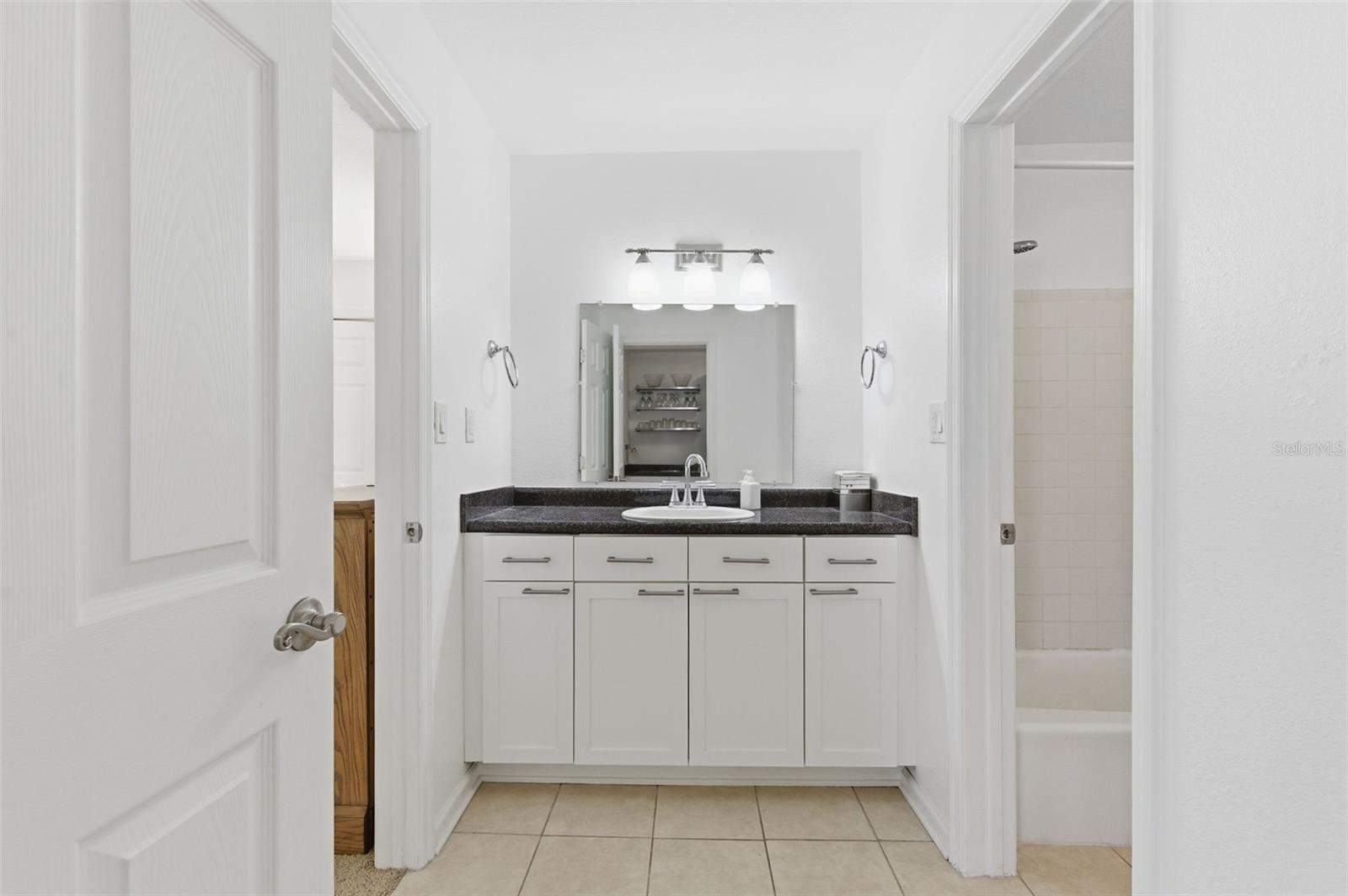 5005 Coquina Key Unit E, St Petersburg, FL 33705