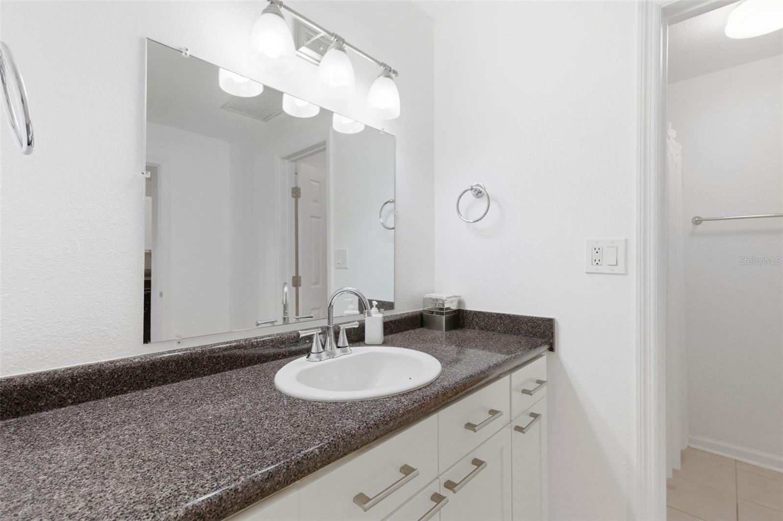 5005 Coquina Key Unit E, St Petersburg, FL 33705