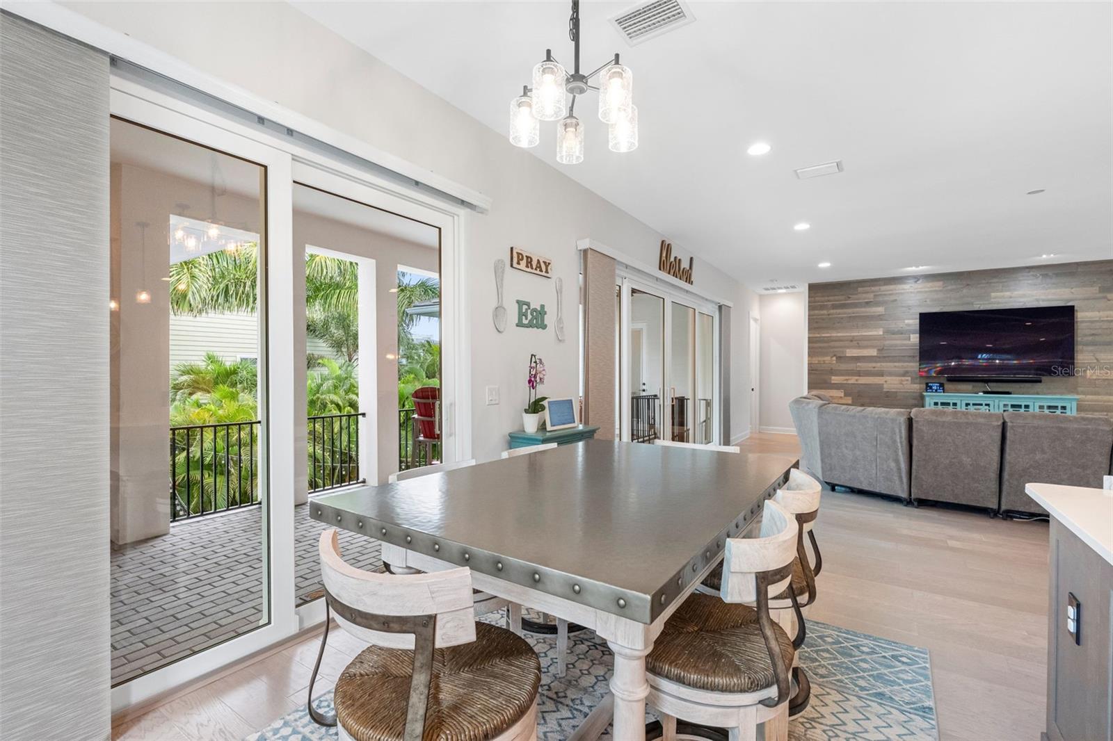 124 Forest Hills, Redington Shores, FL 33708
