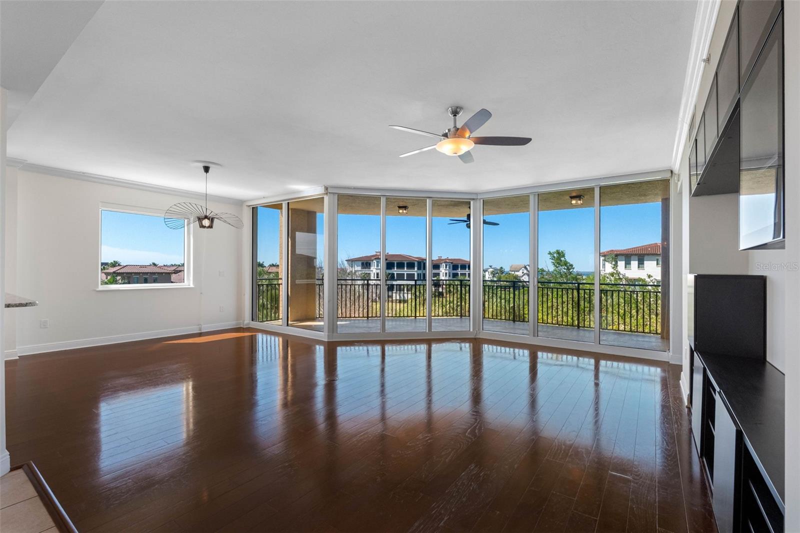 5823 Bowen Daniel Unit 401, Tampa, FL 33616