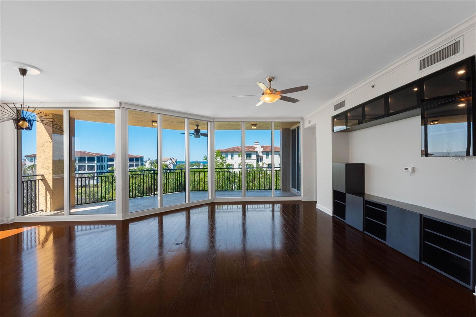 5823 Bowen Daniel Unit 401, Tampa, FL 33616