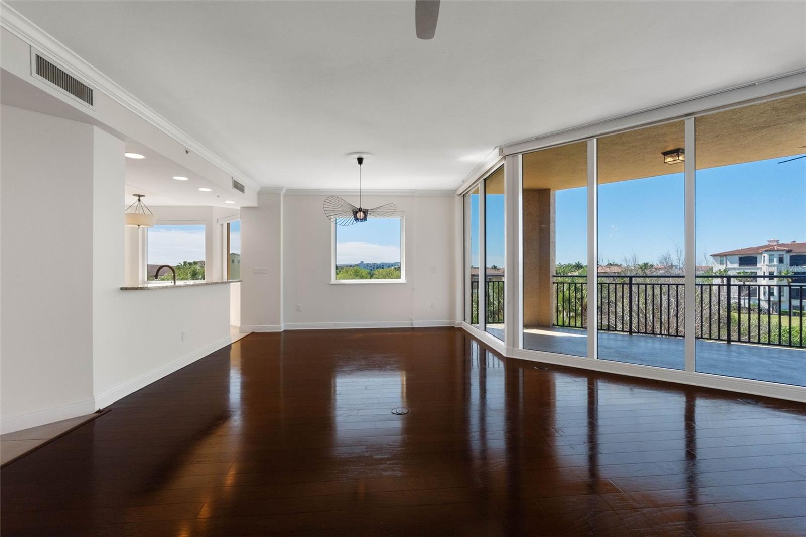 5823 Bowen Daniel Unit 401, Tampa, FL 33616