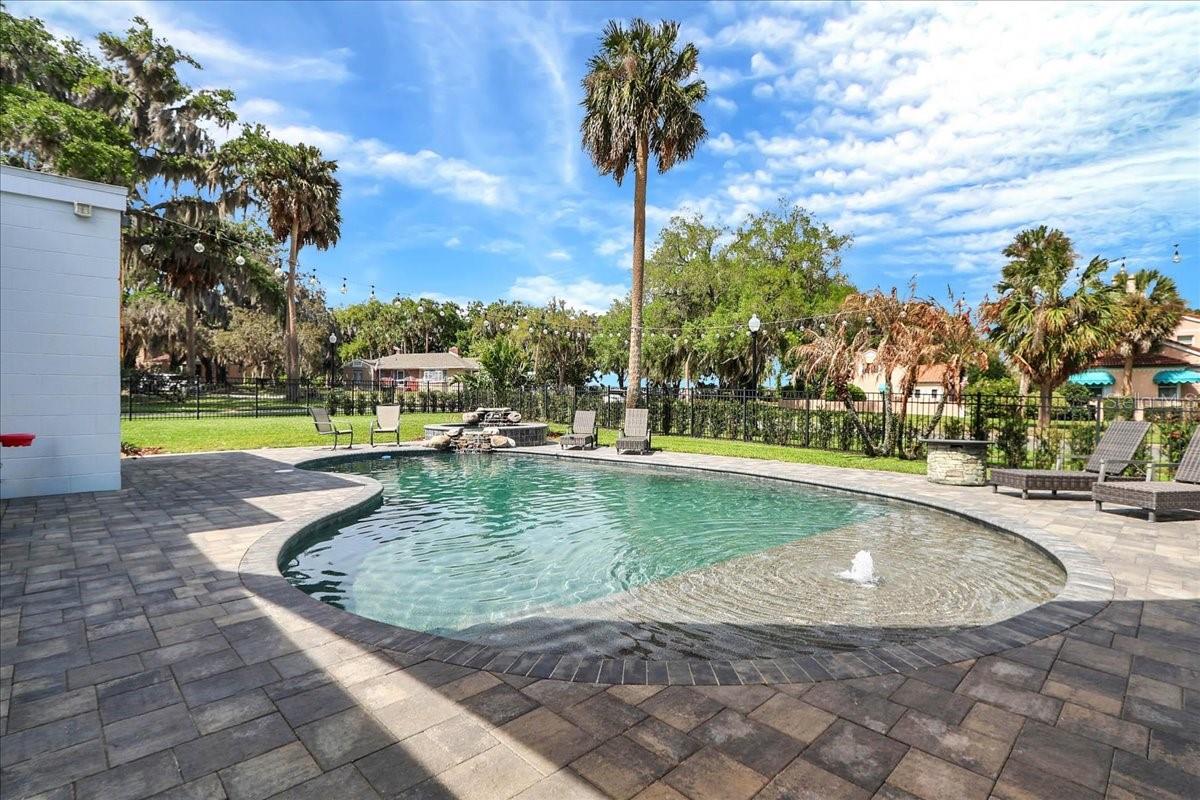 405 Lakeshore, Leesburg, FL 34748