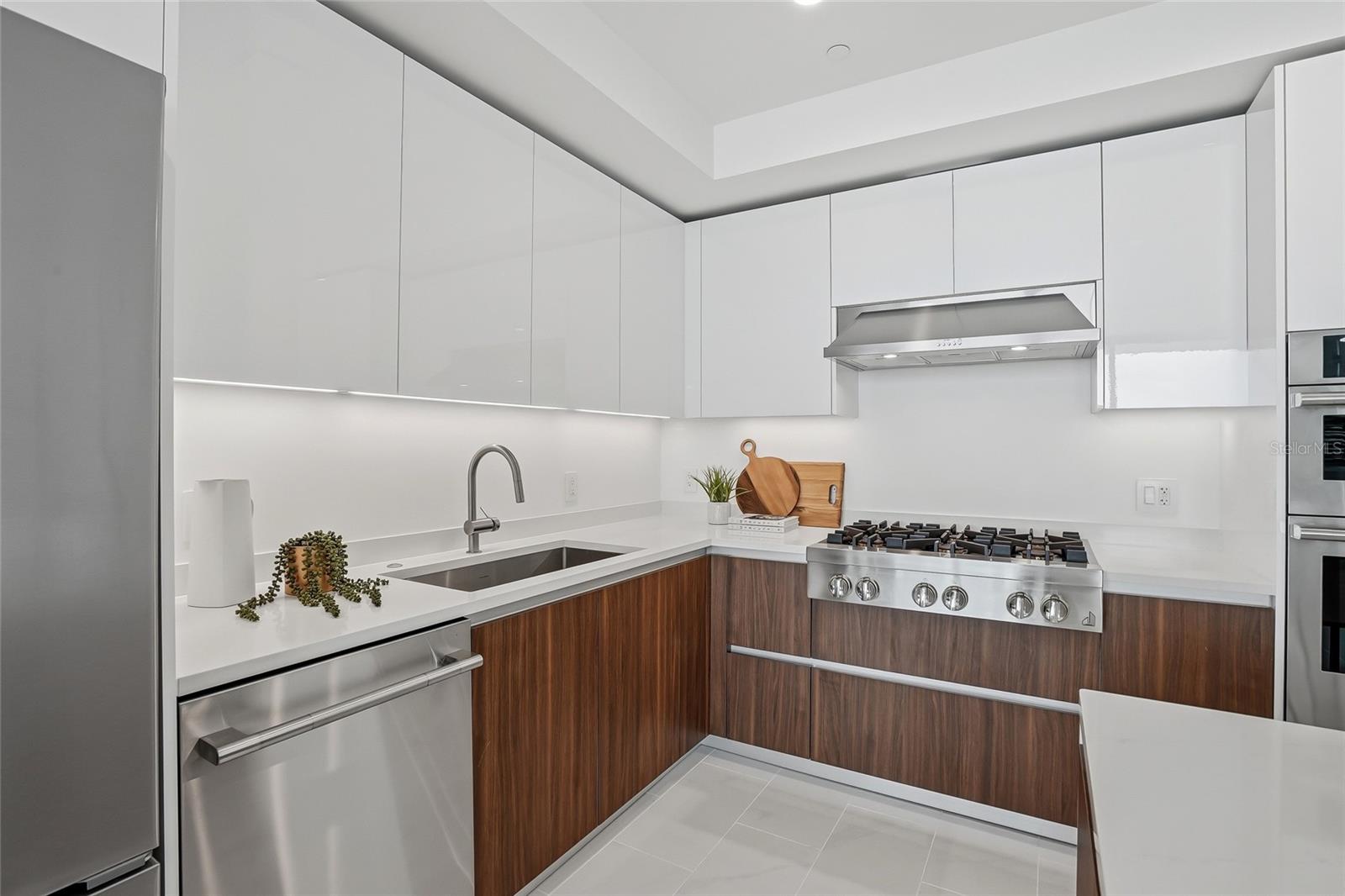 400 Central Unit 2008, St Petersburg, FL 33701