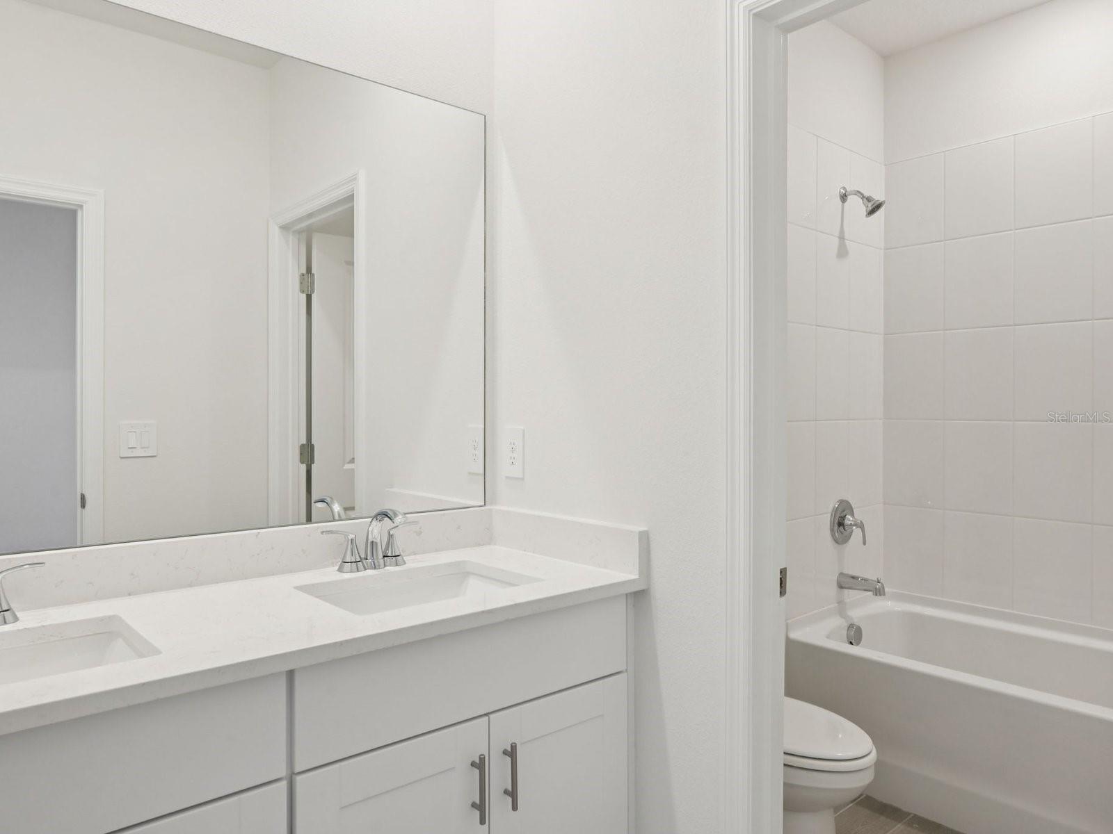 9009 Venetia, Palmetto, FL 34221
