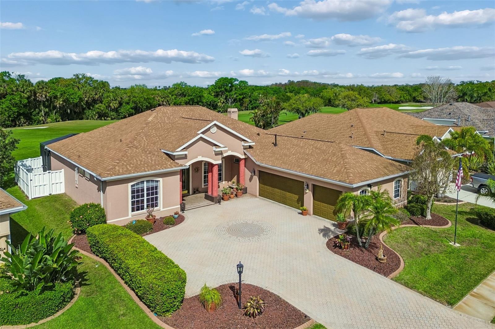 566 Planters Manor, Bradenton, FL 34212