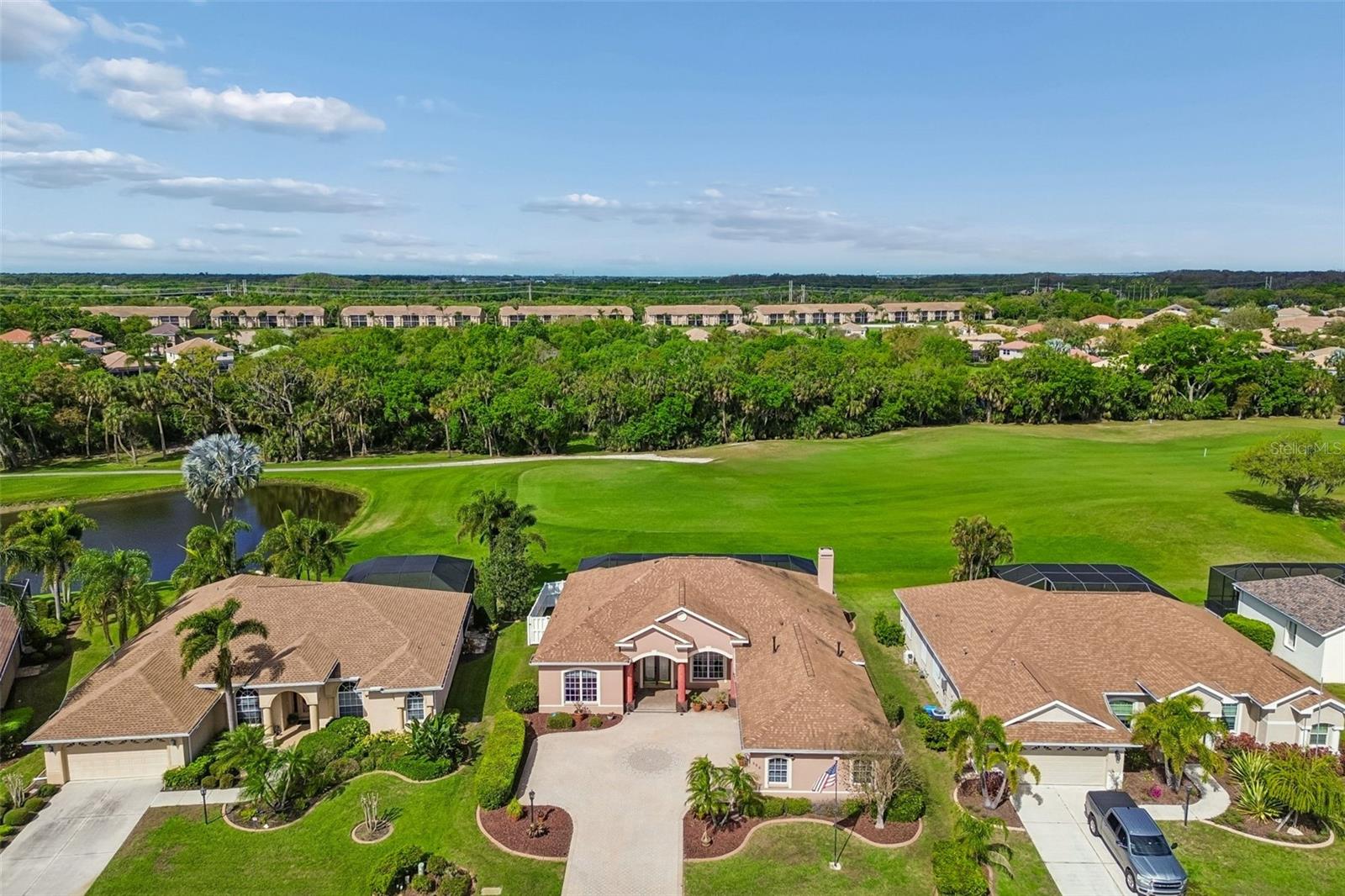 566 Planters Manor, Bradenton, FL 34212