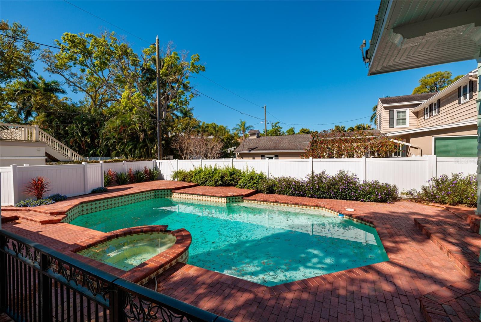 756 17th, St Petersburg, FL 33704