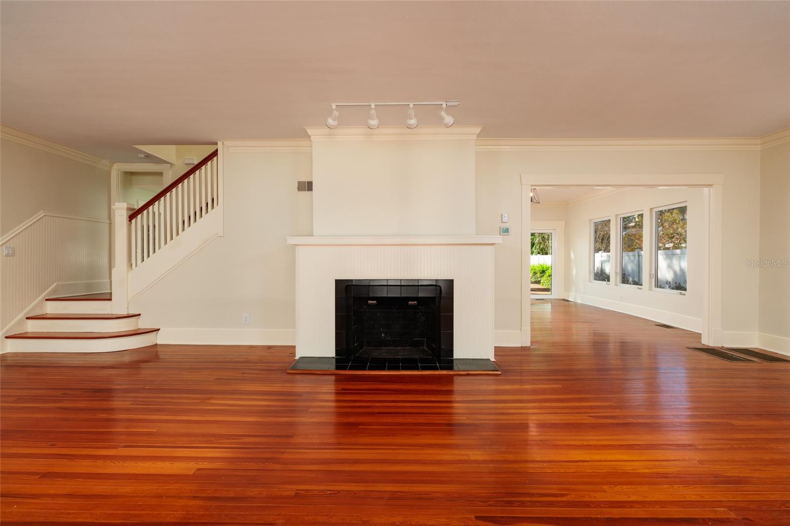 756 17th, St Petersburg, FL 33704