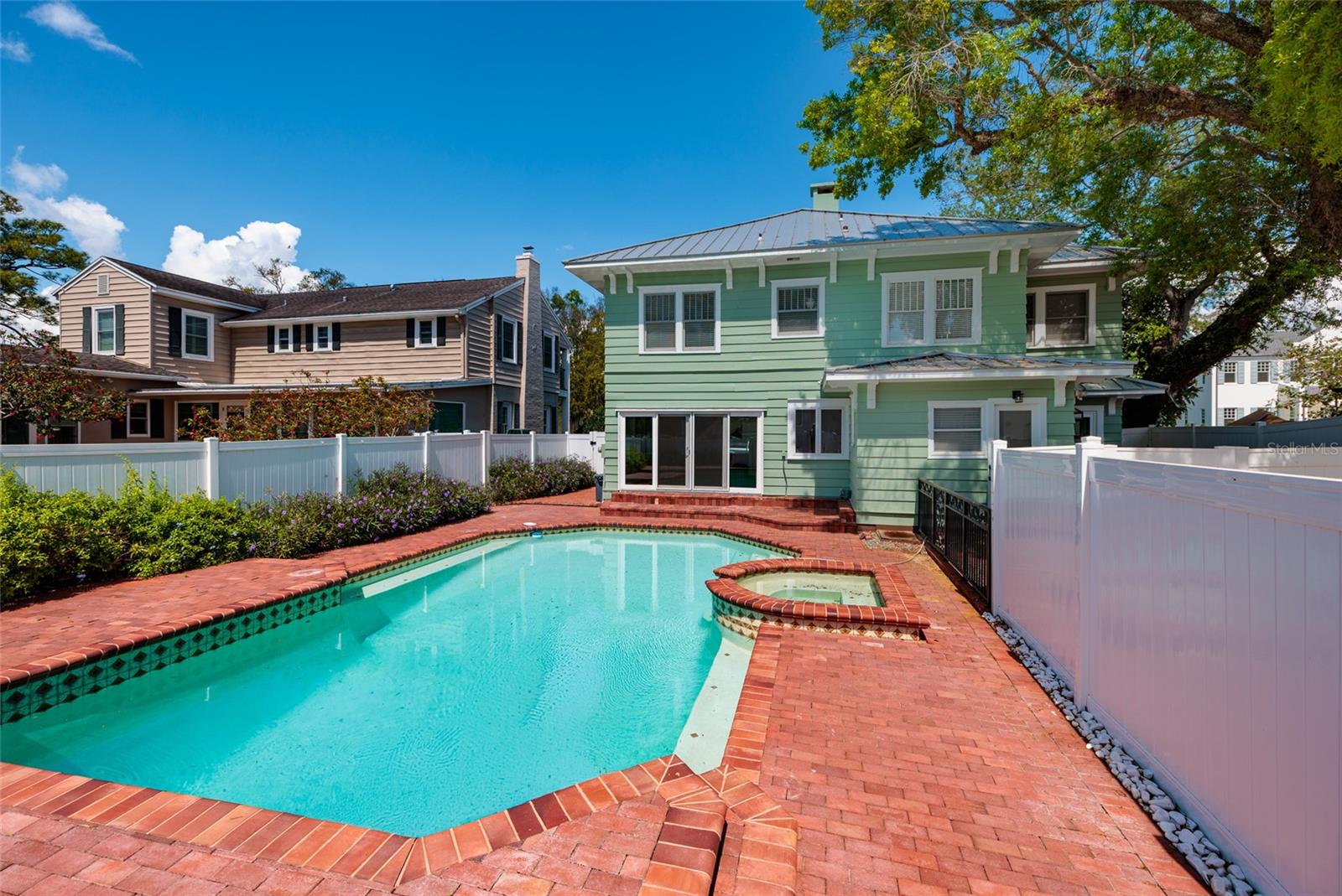 756 17th, St Petersburg, FL 33704