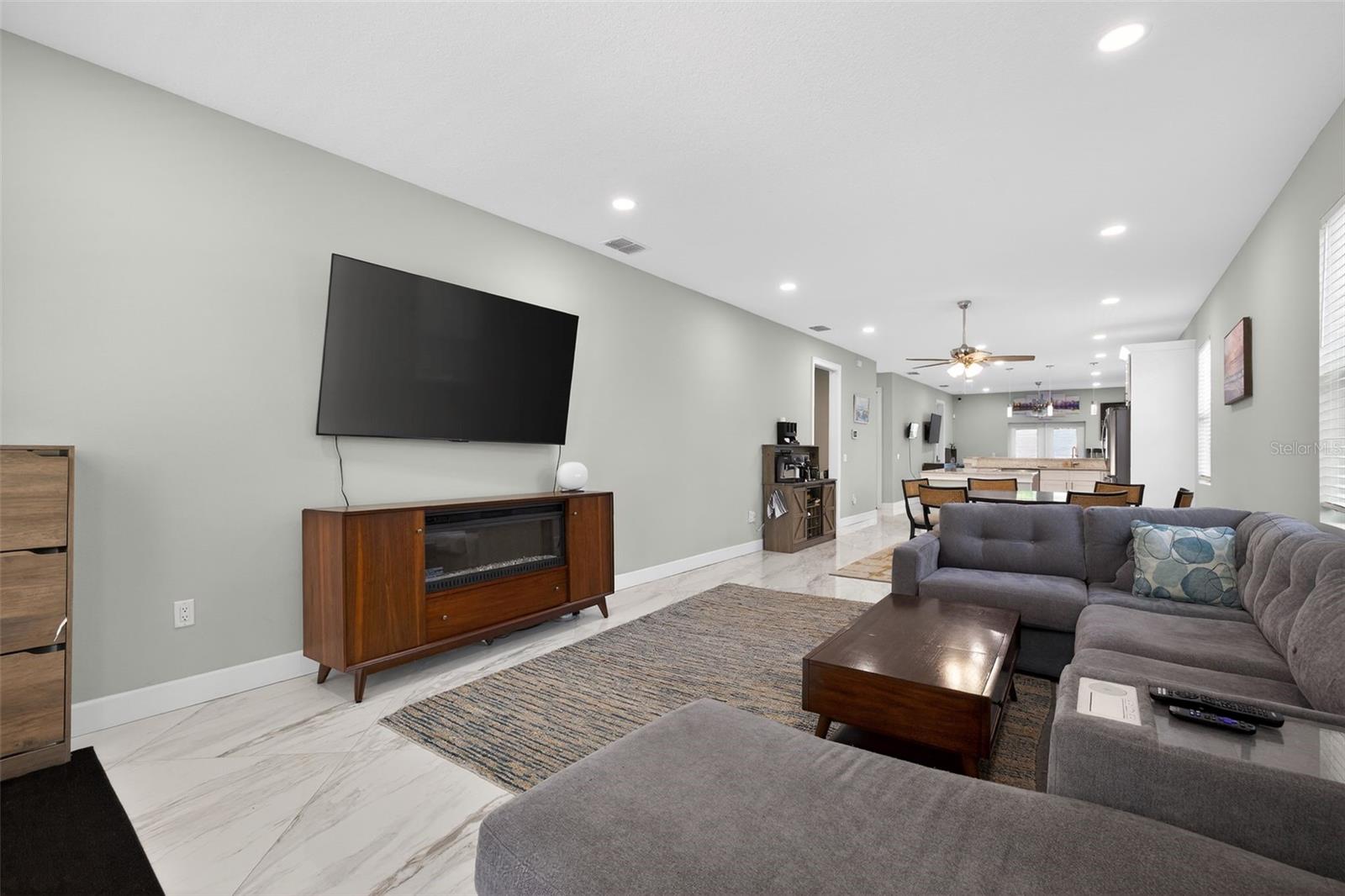 711 28th, St Petersburg, FL 33705