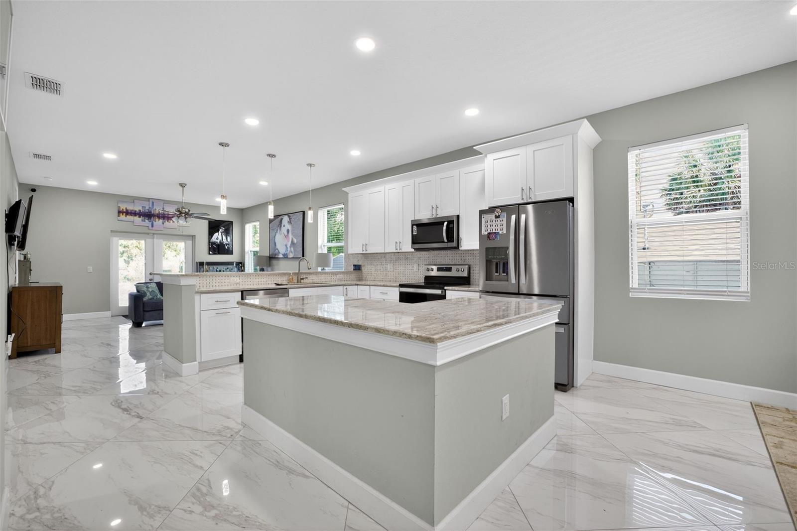 711 28th, St Petersburg, FL 33705