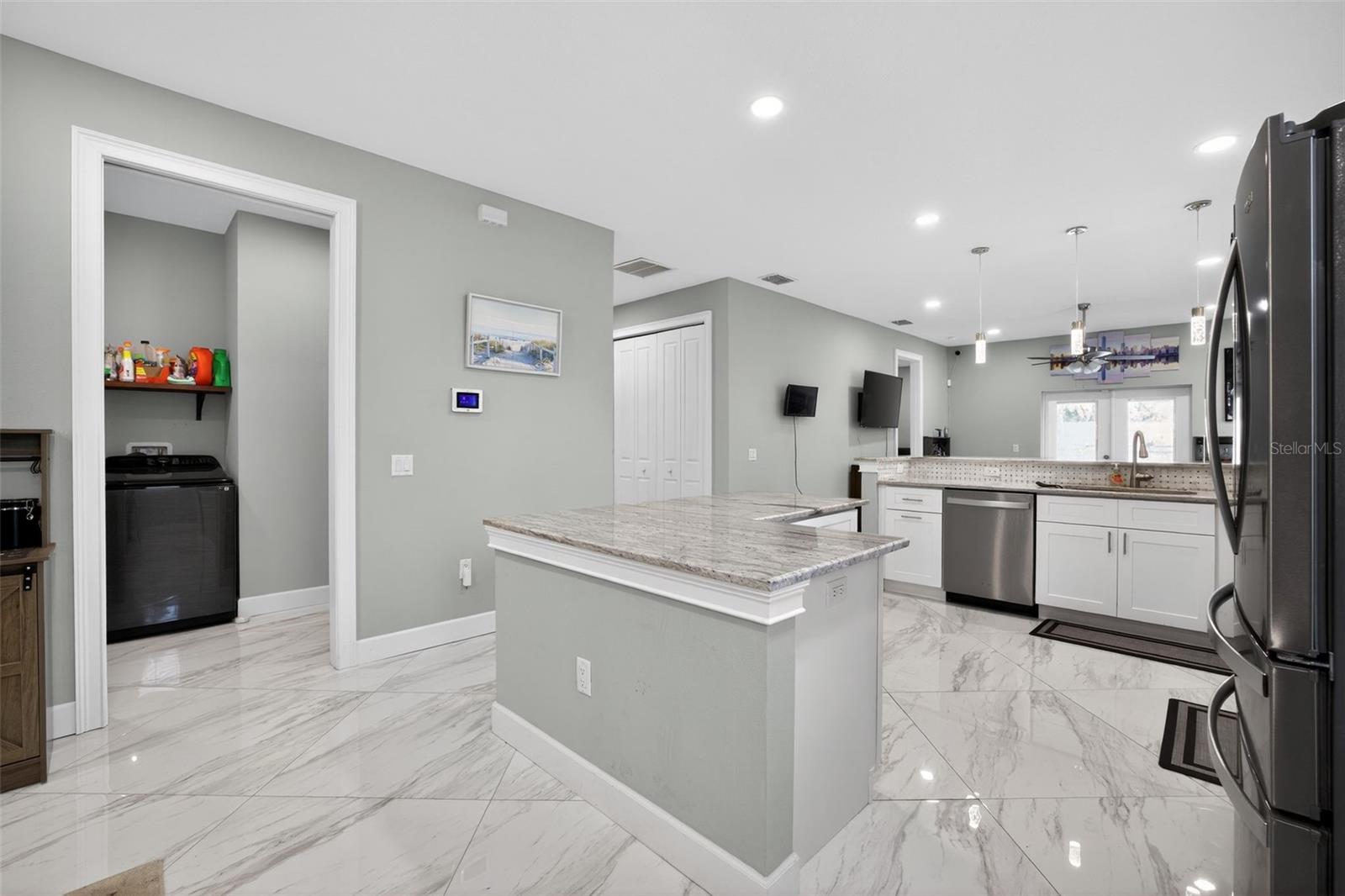 711 28th, St Petersburg, FL 33705
