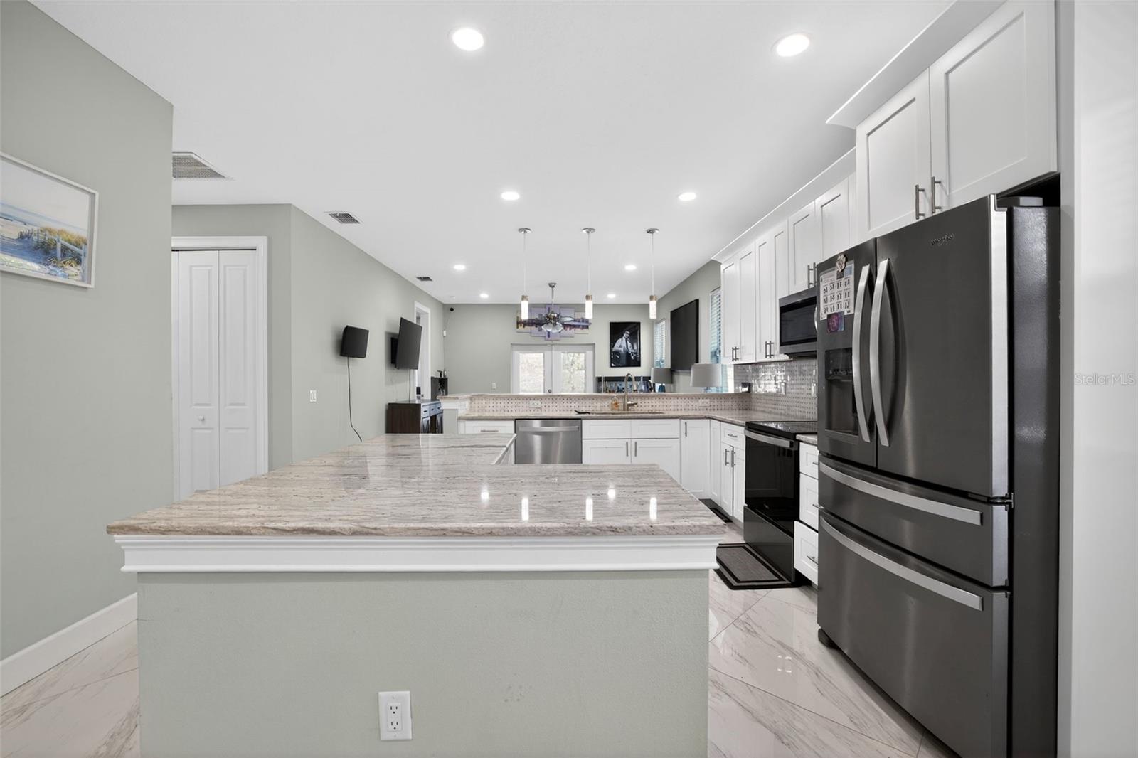 711 28th, St Petersburg, FL 33705