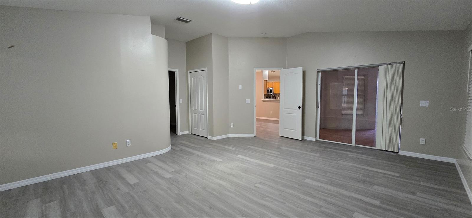 1810 Greystone Heights, Valrico, FL 33594