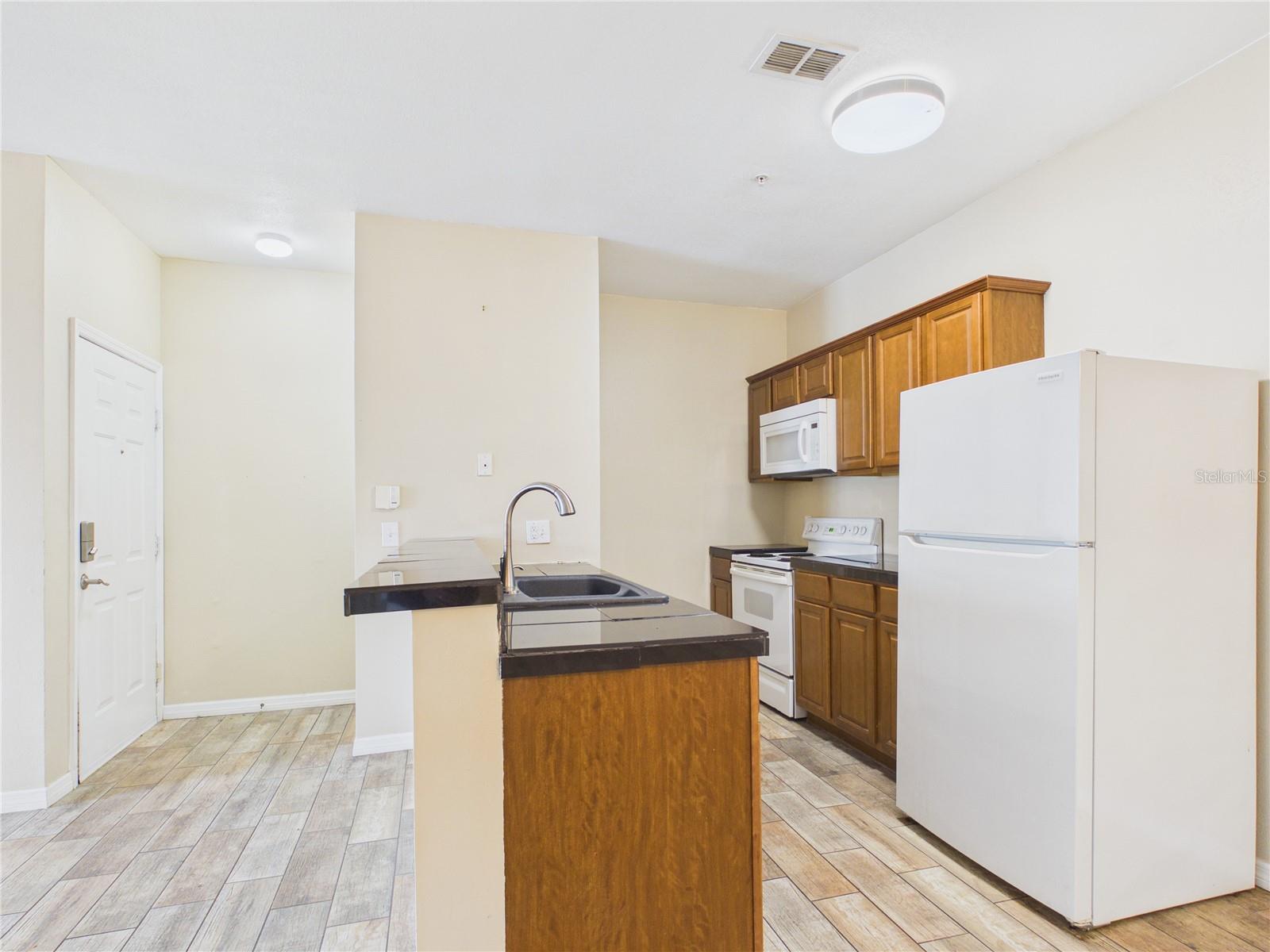 16305 Enclave Village Unit 102, Tampa, FL 33647