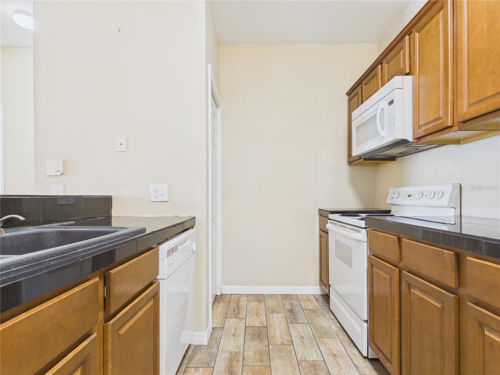 16305 Enclave Village Unit 102, Tampa, FL 33647