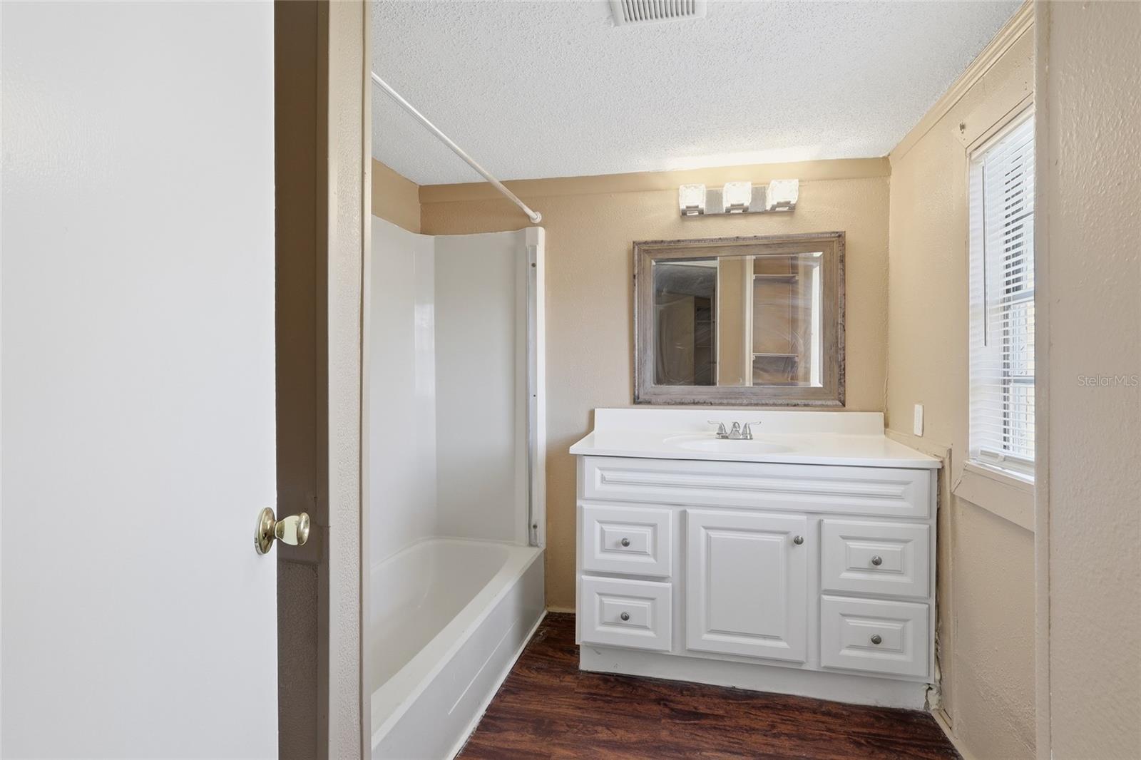 920 Annie, Tampa, FL 33612