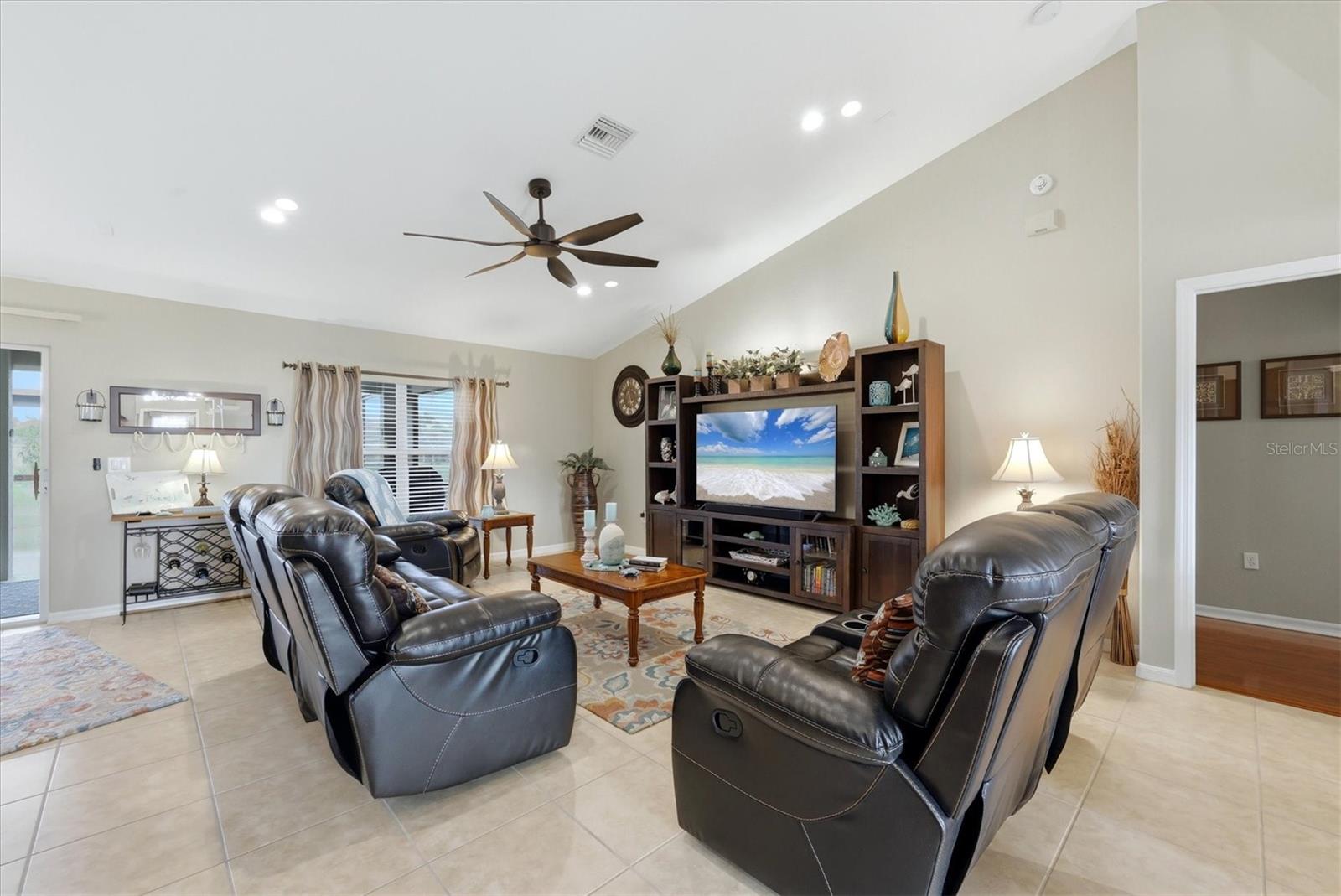 827 Rotonda, Rotonda West, FL 33947