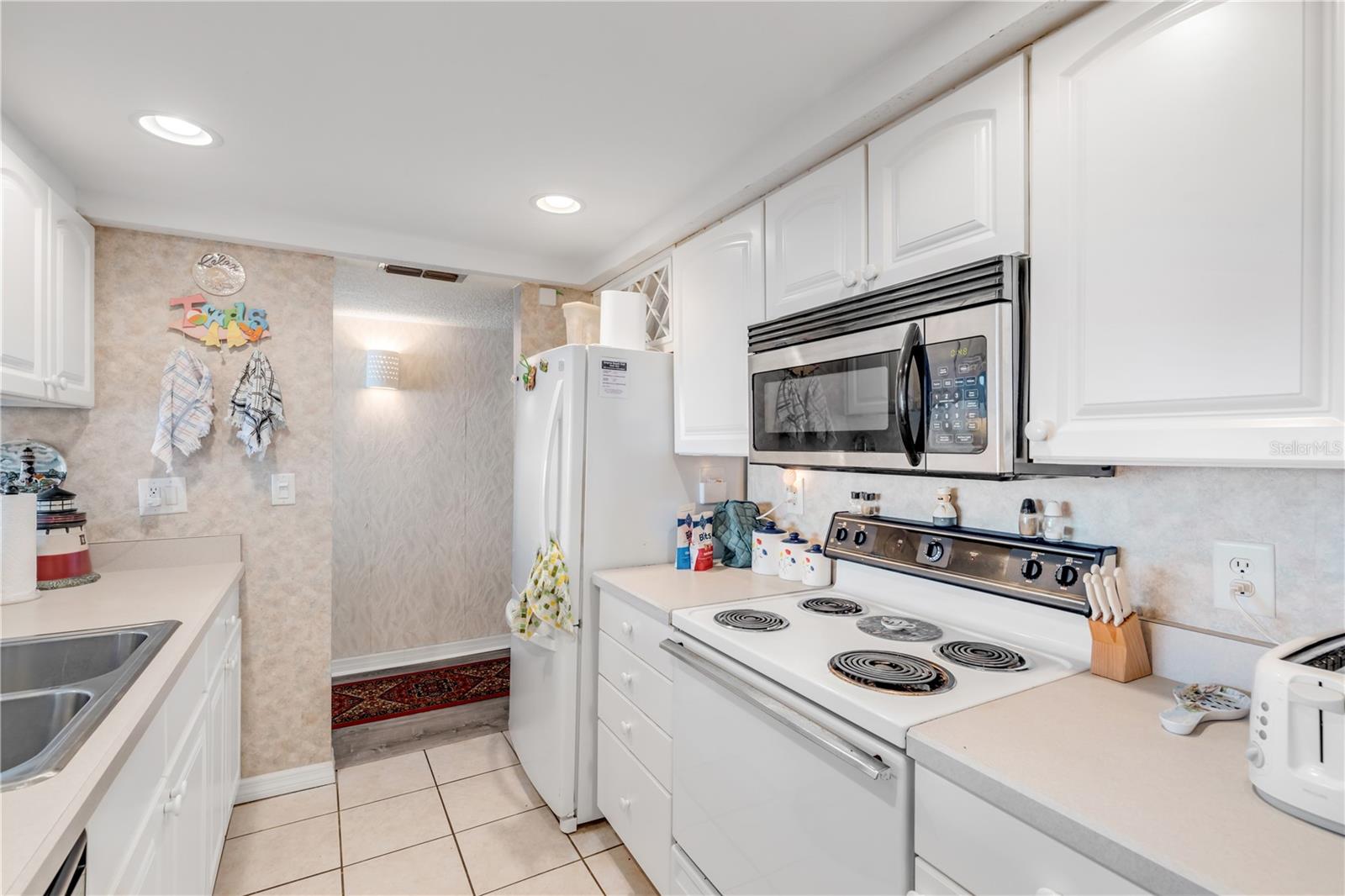 5203 Atlantic Unit 412b, New Smyrna Beach, FL 32169