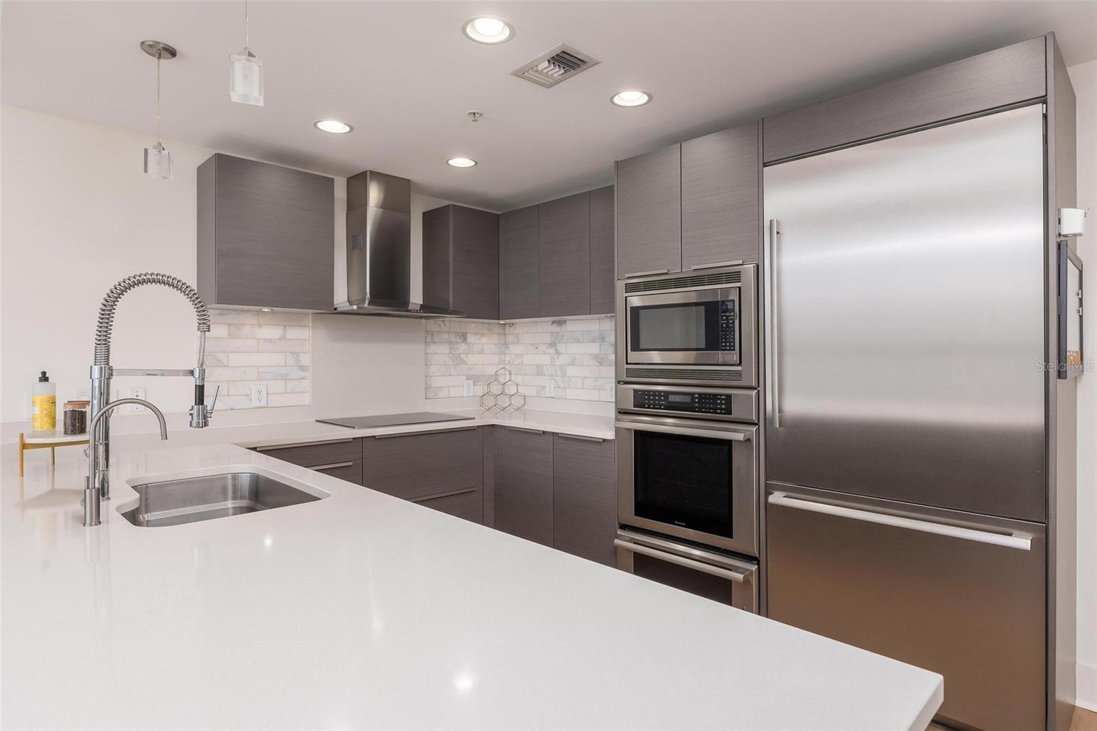 175 1st Unit 504, St Petersburg, FL 33701