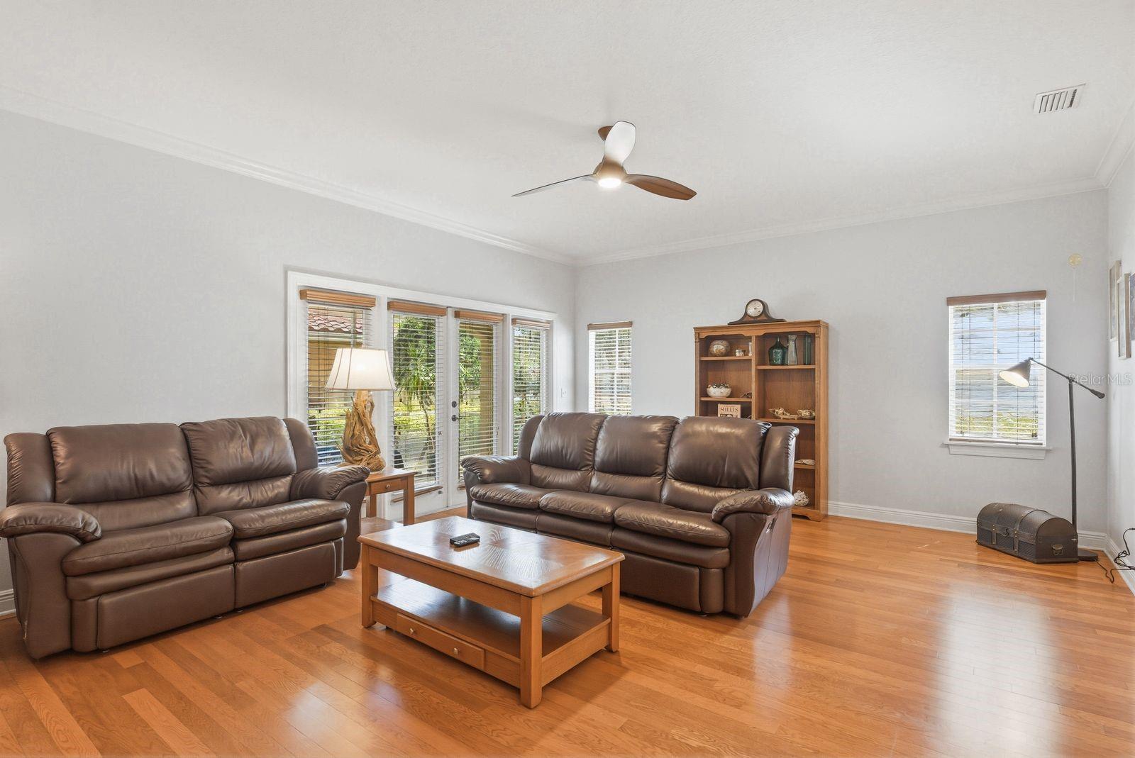 208 Valencia, St Petersburg, FL 33716