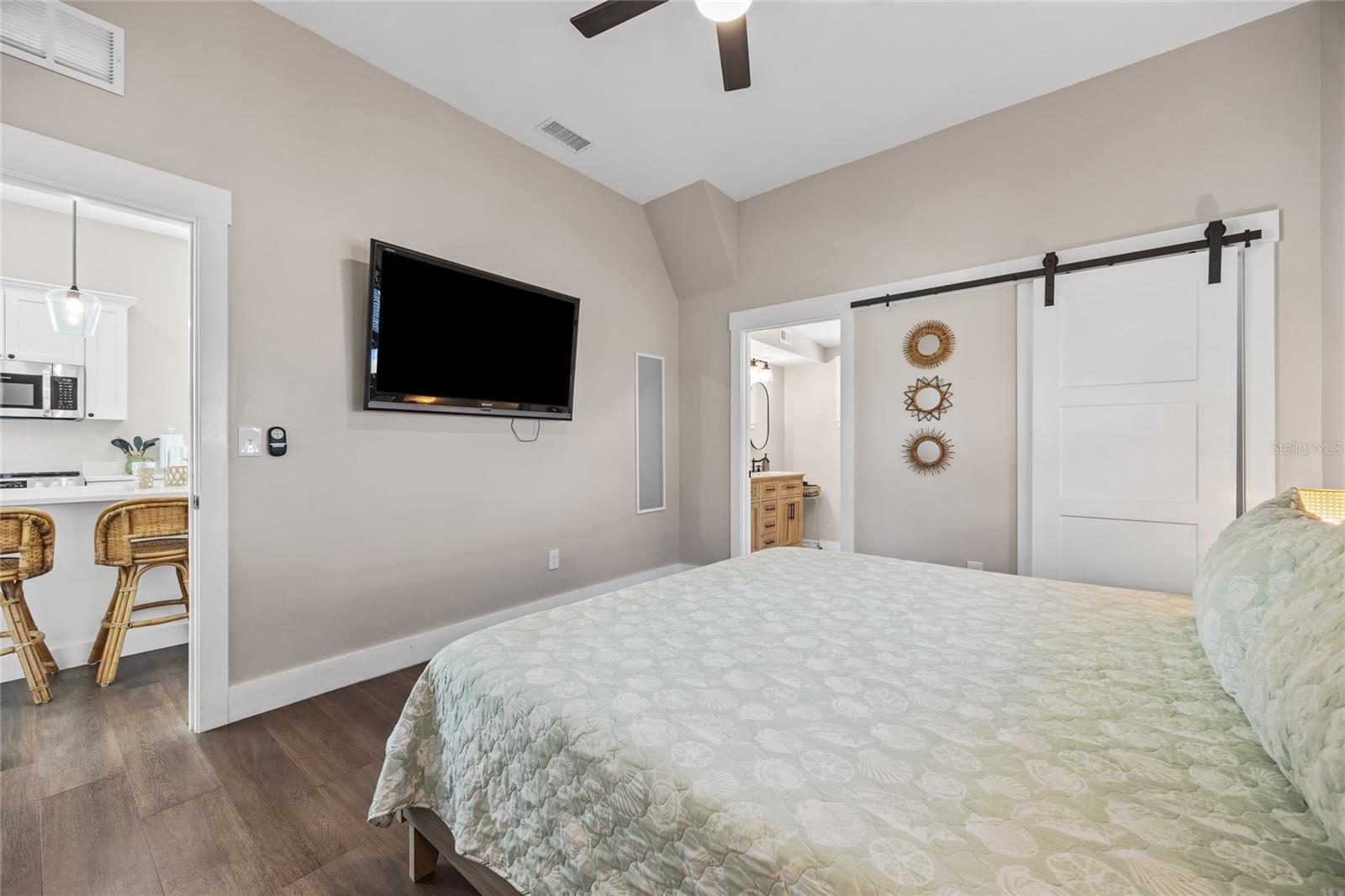3002 16th, Tampa, FL 33605