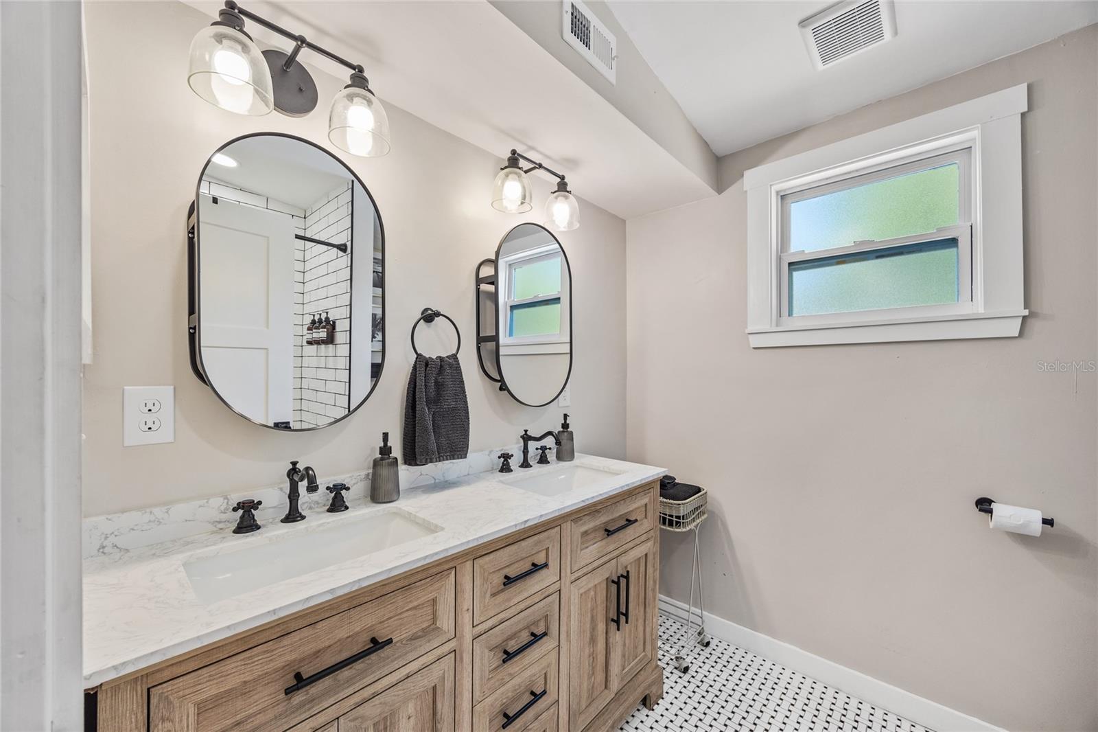 3002 16th, Tampa, FL 33605