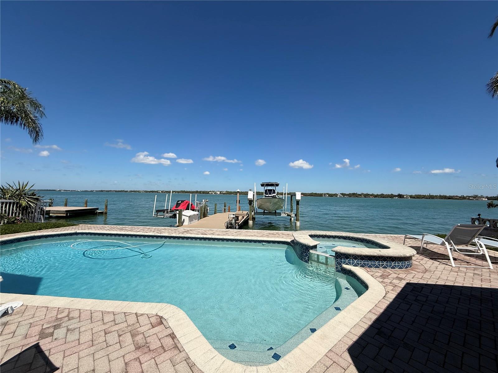 11445 9th, Treasure Island, FL 33706
