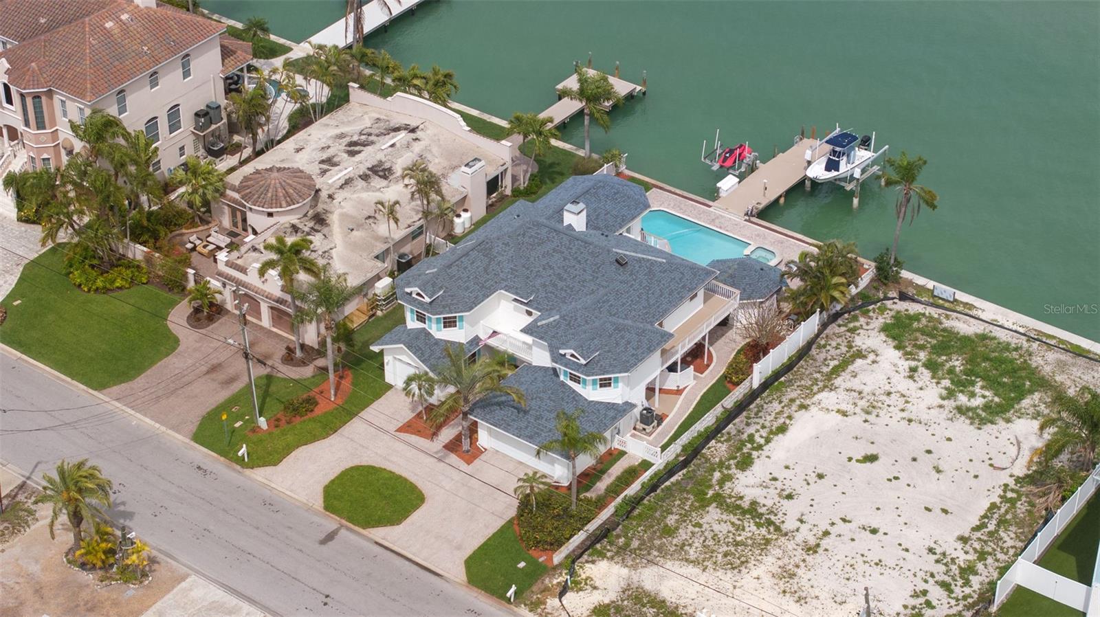11445 9th, Treasure Island, FL 33706