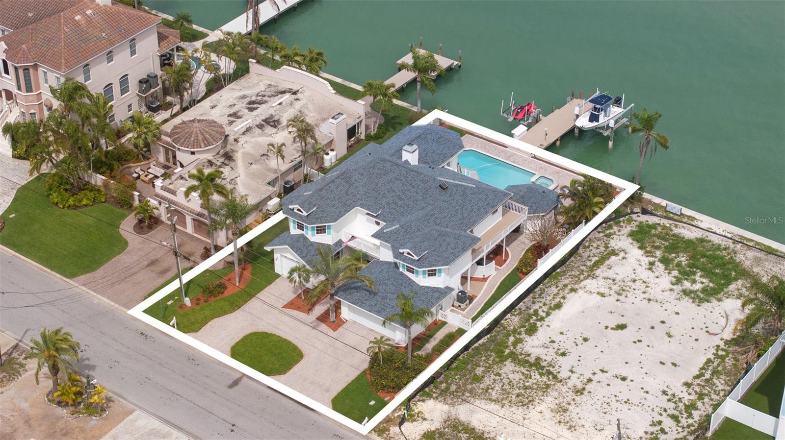 11445 9th, Treasure Island, FL 33706