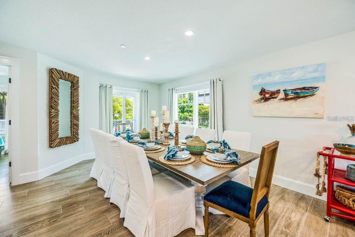 332 Avenida de Mayo, Sarasota, FL 34242