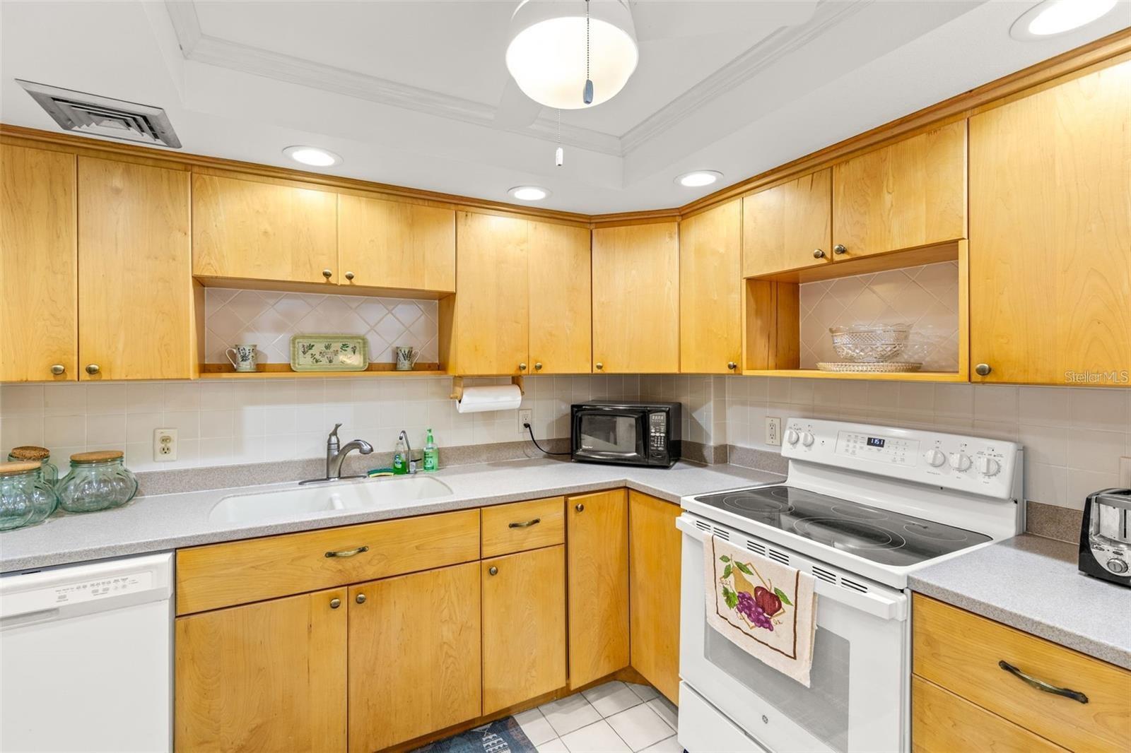 1 Key Capri Unit 104-East, Treasure Island, FL 33706