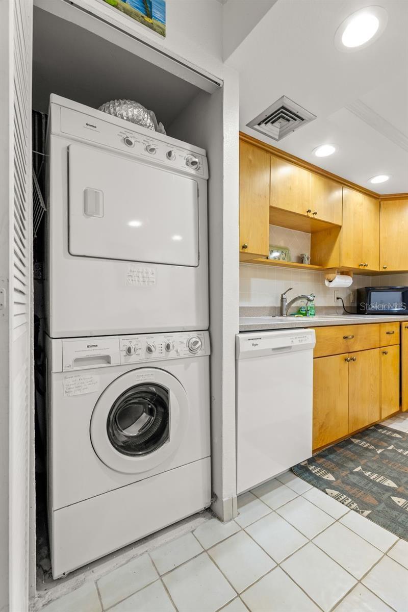 1 Key Capri Unit 104-East, Treasure Island, FL 33706