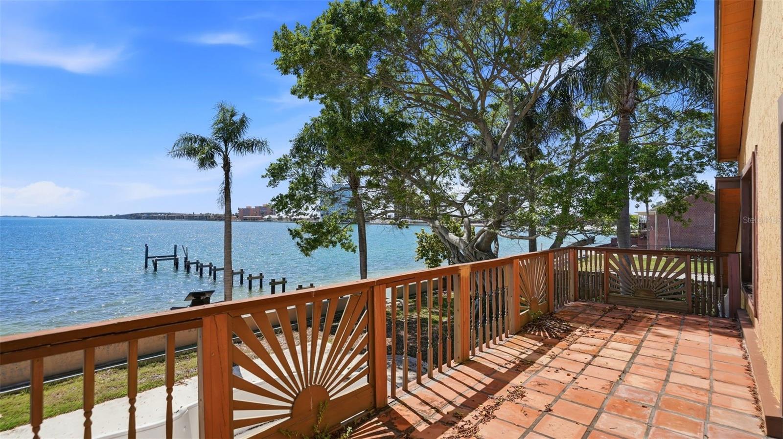 6754 31st, St Petersburg, FL 33712