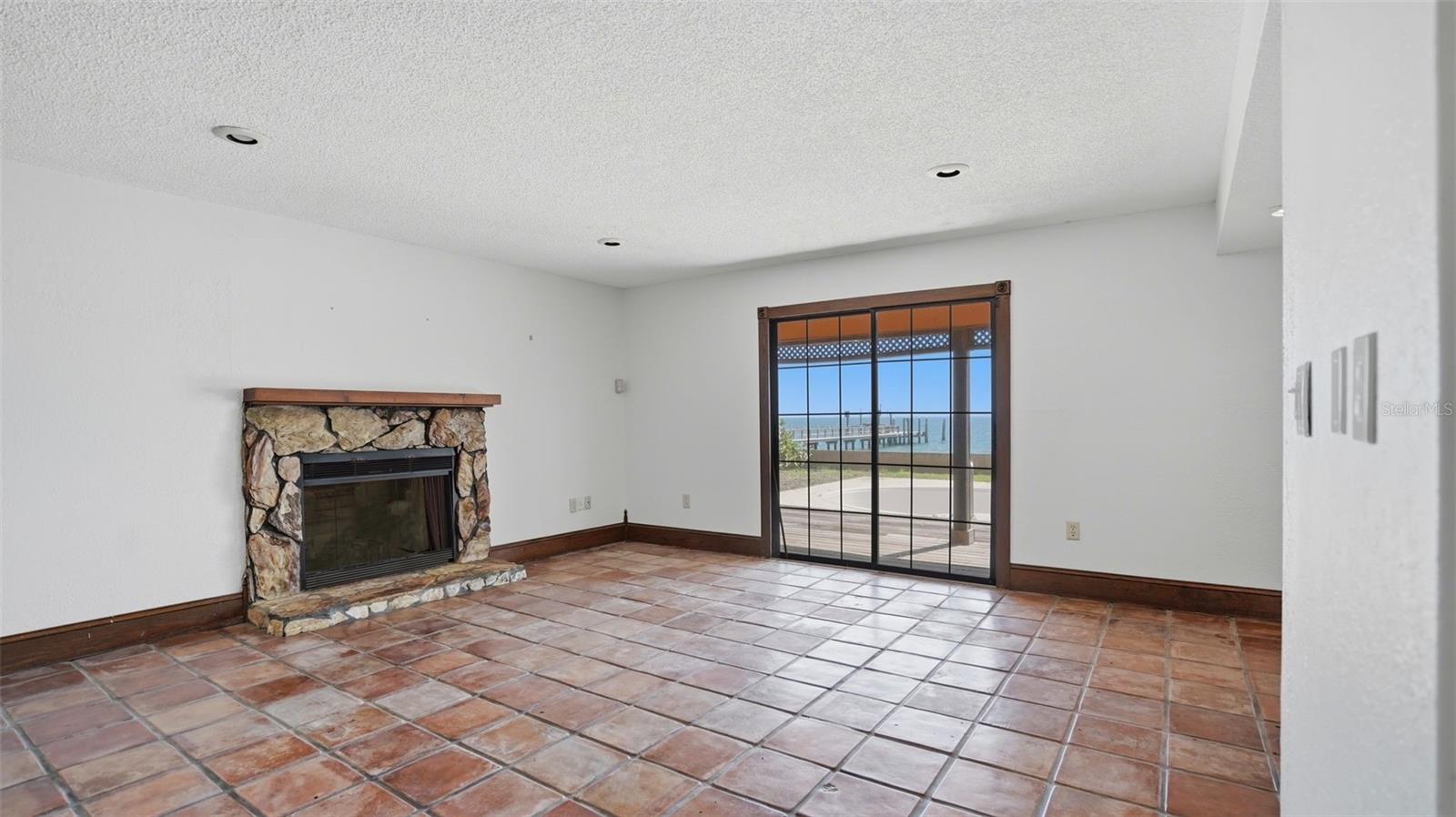 6754 31st, St Petersburg, FL 33712