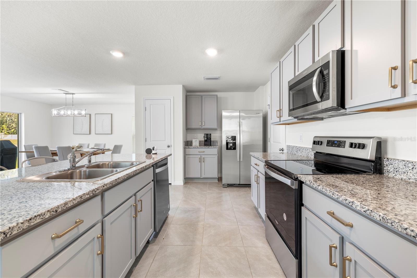 37247 Kings Crown, Zephyrhills, FL 33541