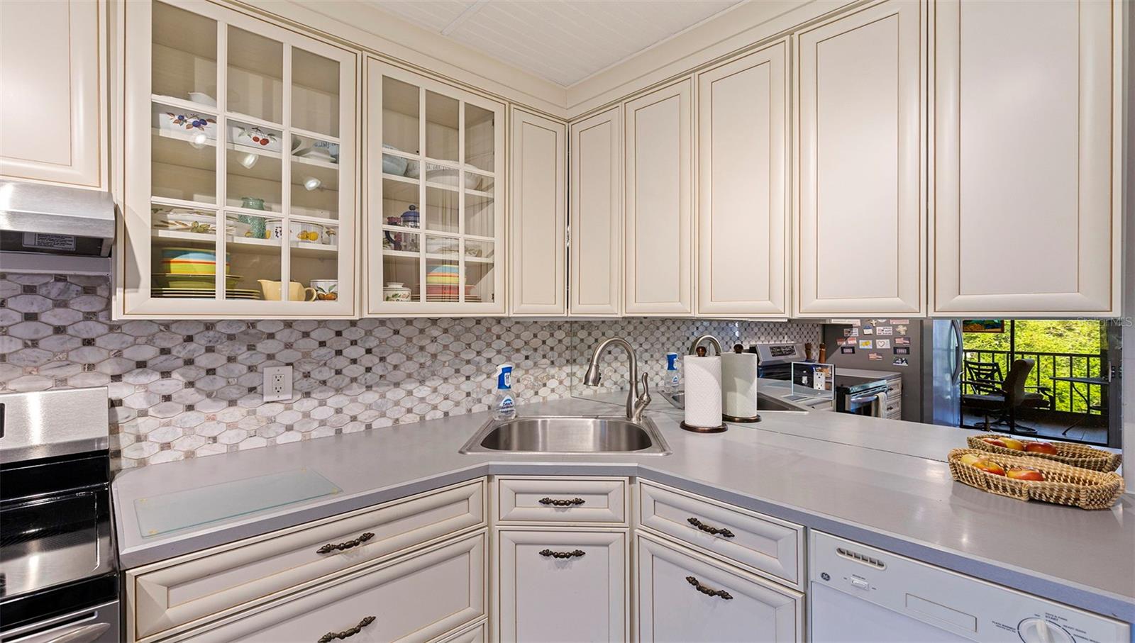 4910 Bay Unit 310, St Petersburg, FL 33703